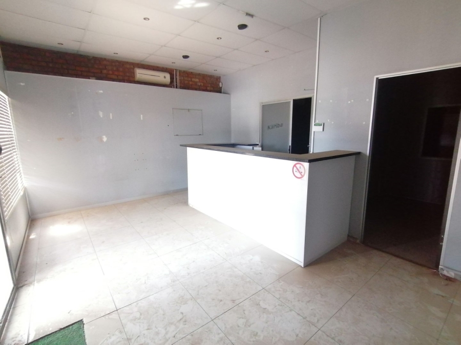 To Let commercial Property for Rent in Oranjesig Free State